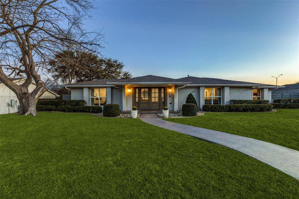Dallas, TX 75248,6856 Heatherknoll Drive