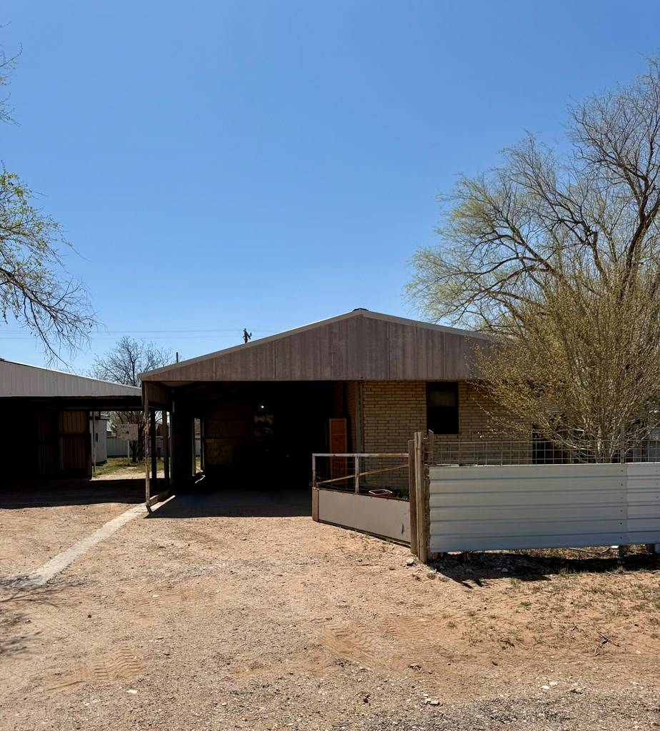 Seminole, TX 79360,205 NW Ave H