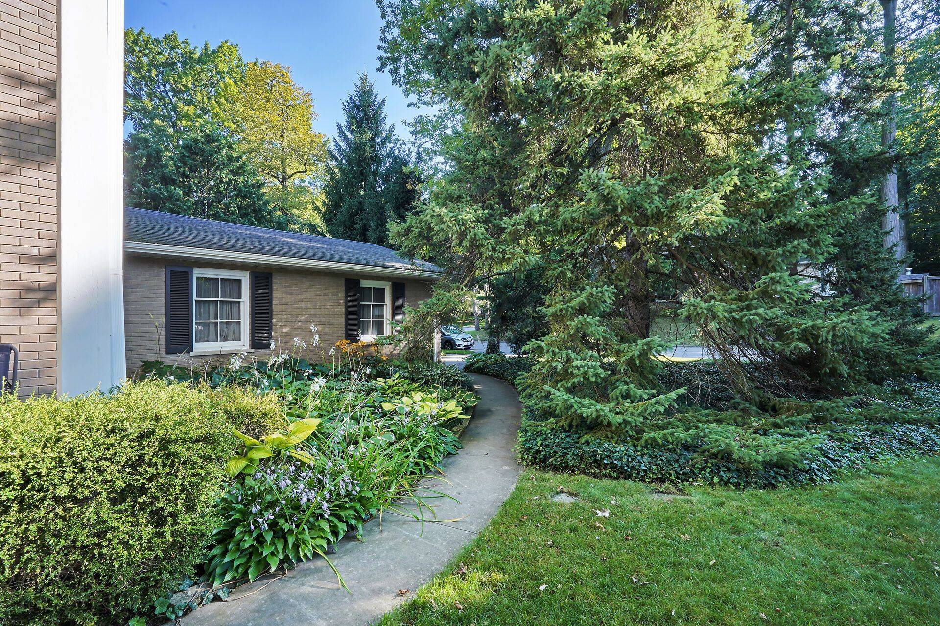 London, ON N6G 1X7,403 Lawson RD