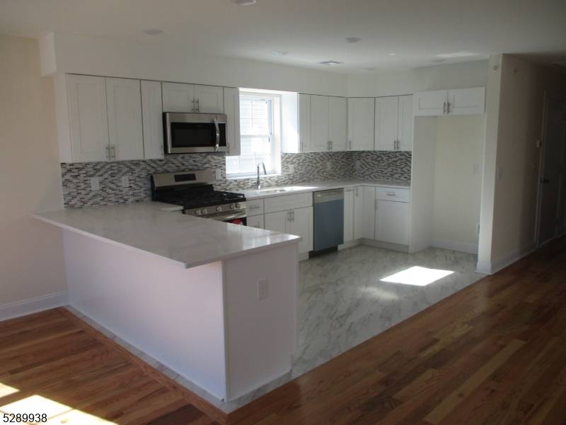 Newark City, NJ 07106,531-533 Sandford Avenue