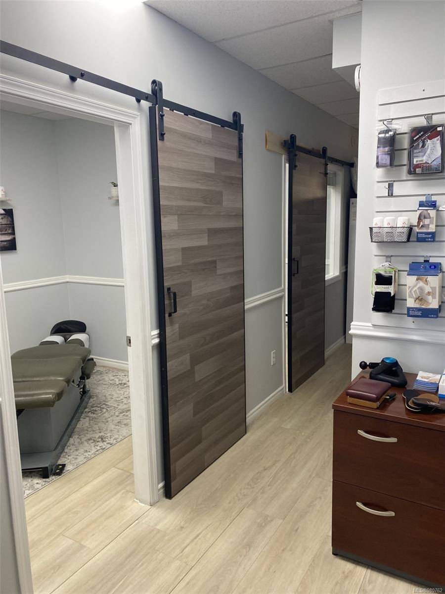 Langford, BC V9B 3T4,2849 Peatt Rd #101