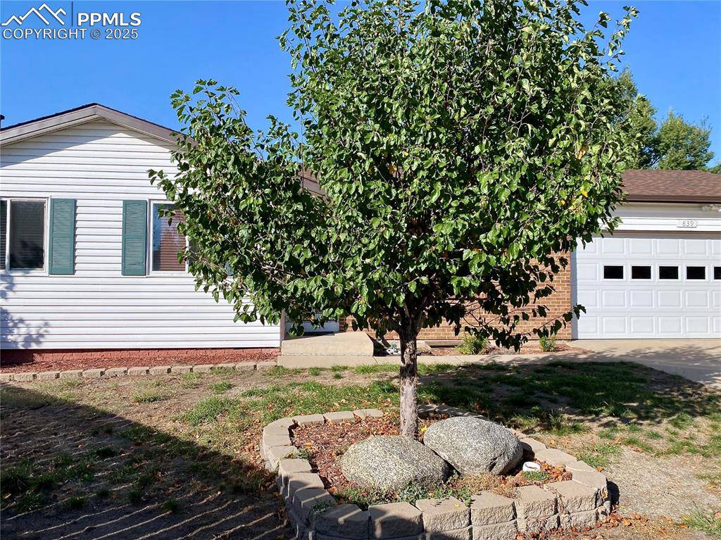 Colorado Springs, CO 80916,839 Hoosier DR