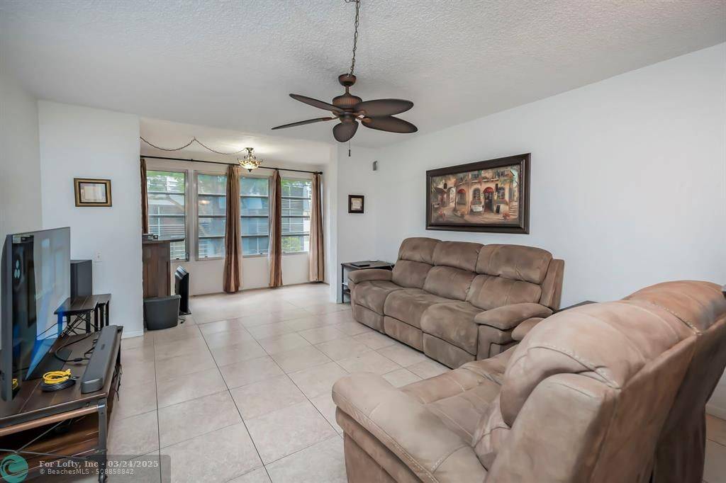 Tamarac, FL 33321,9401 Lime Bay Blvd #209