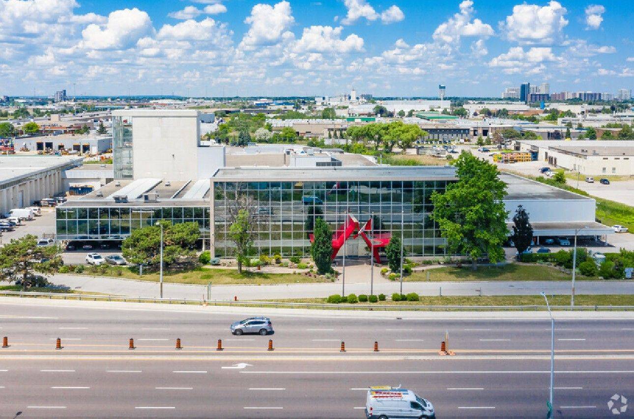 Brampton, ON L6T 1A1,1000 Steeles AVE E