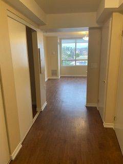 Oakville, ON L6H 6R3,1056 Queens AVE #510