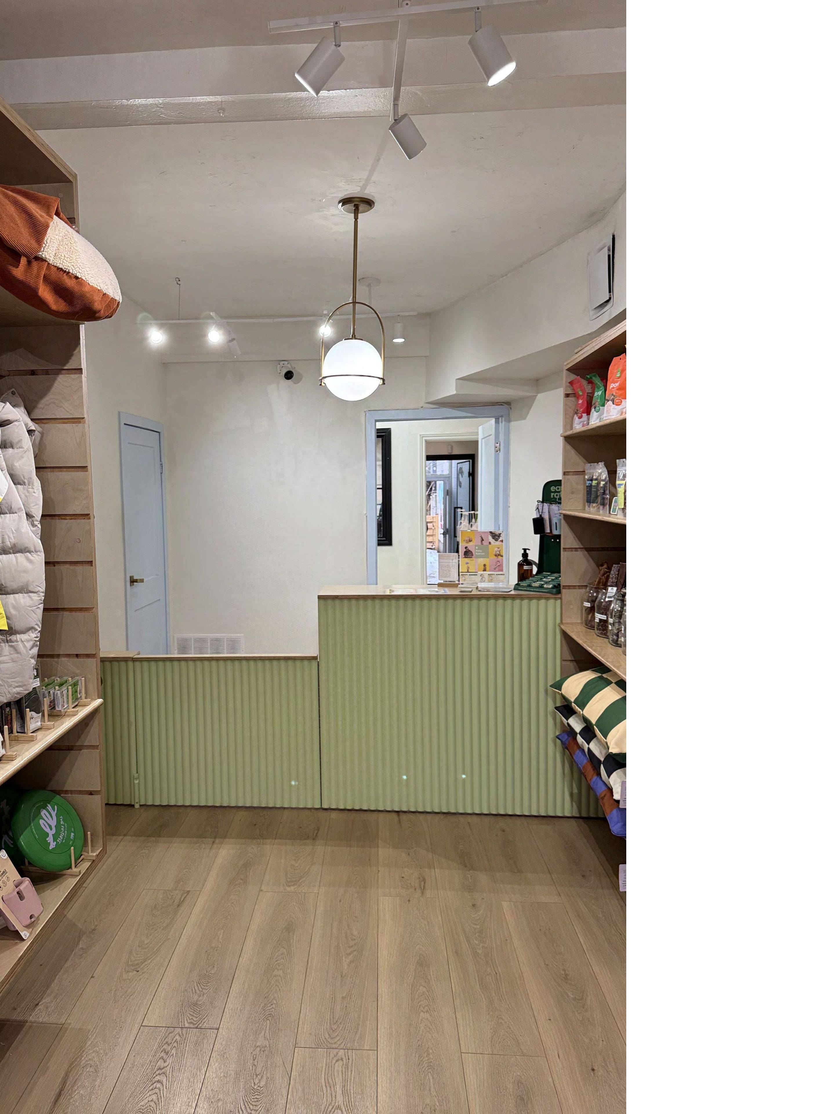 Toronto C01, ON M6J 1V2,801 Dundas ST W