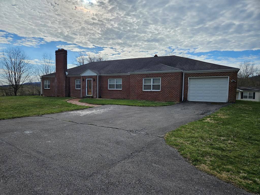Lebanon, VA 24266,3083 N 71