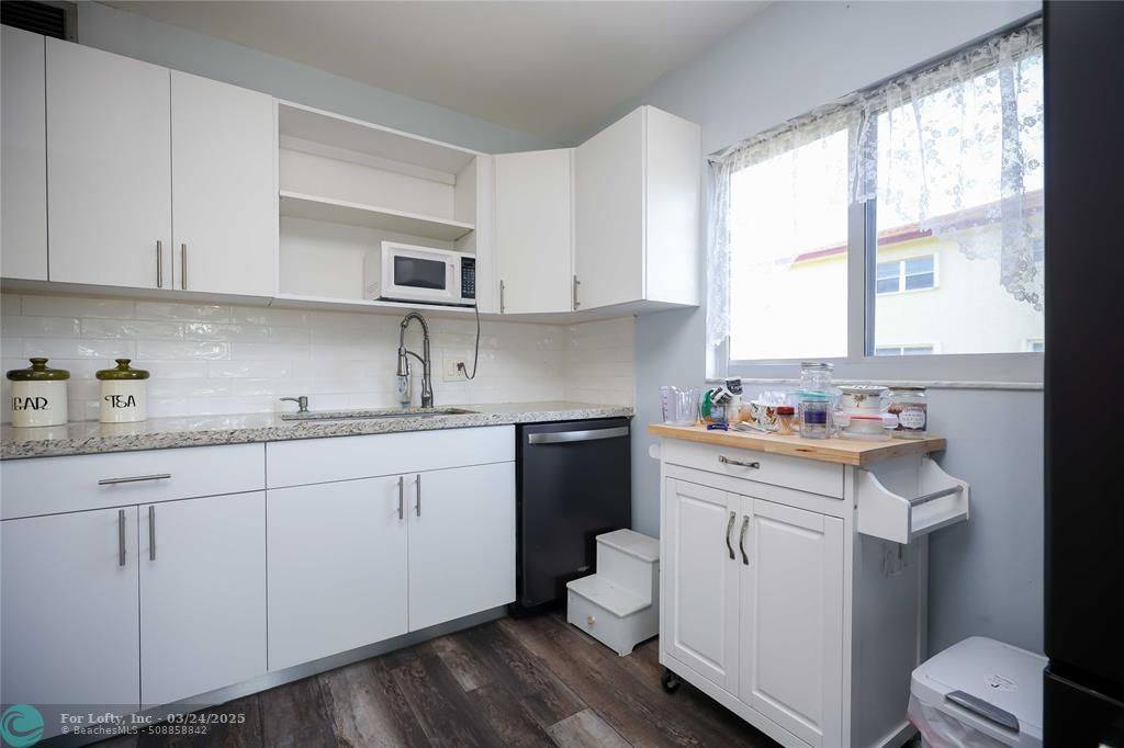 Hollywood, FL 33027,850 SW 133rd Ter  #318