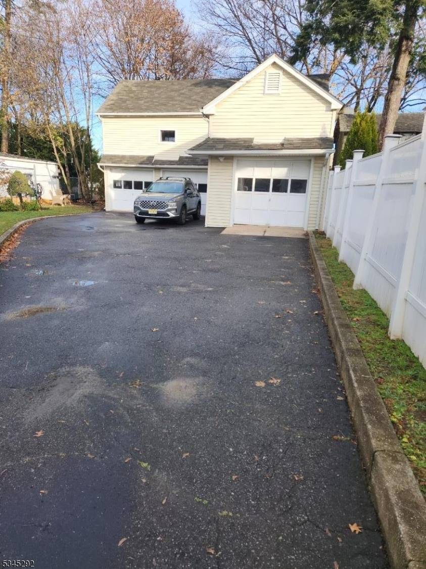 Bloomfield Twp., NJ 07003,29 New St #3