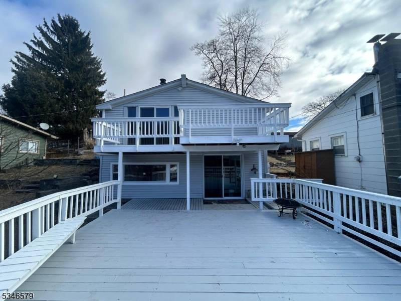 Hopatcong Boro, NJ 07843,38 W River Styx Rd