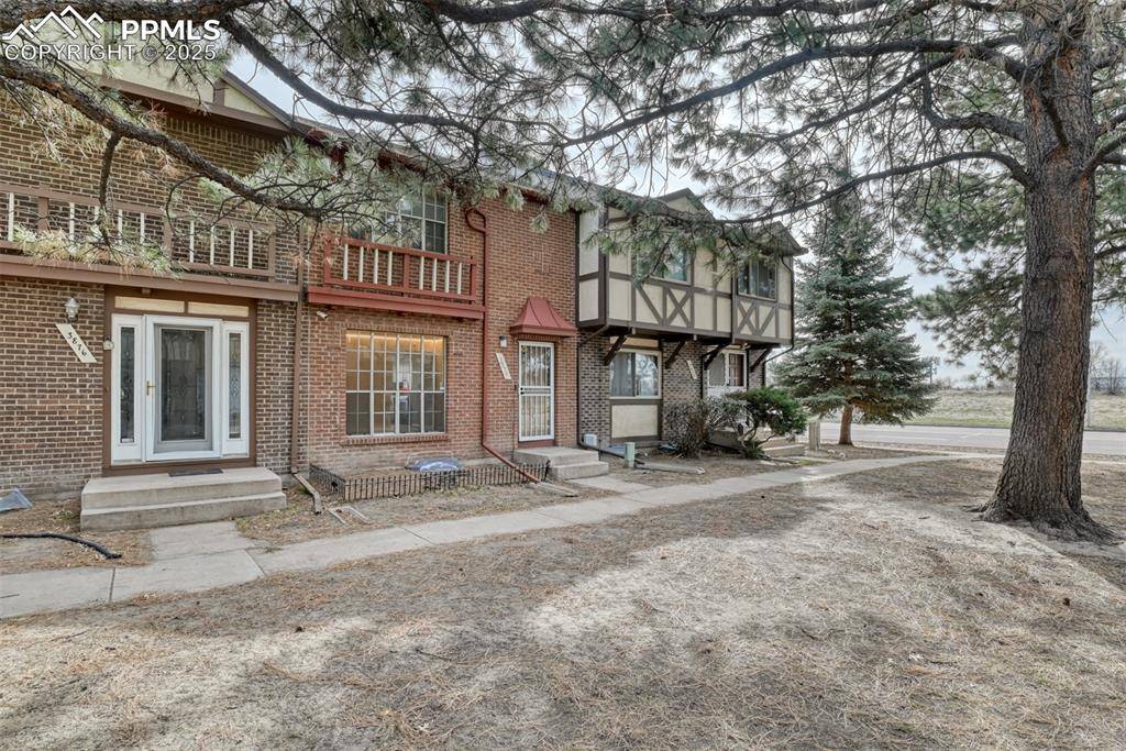 Colorado Springs, CO 80909,3874 Constitution AVE