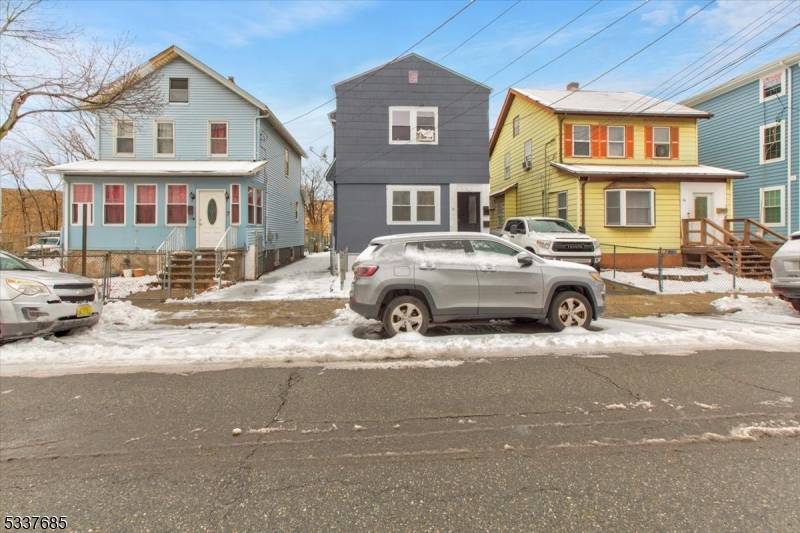 Irvington Twp., NJ 07111,9 Becker Ter