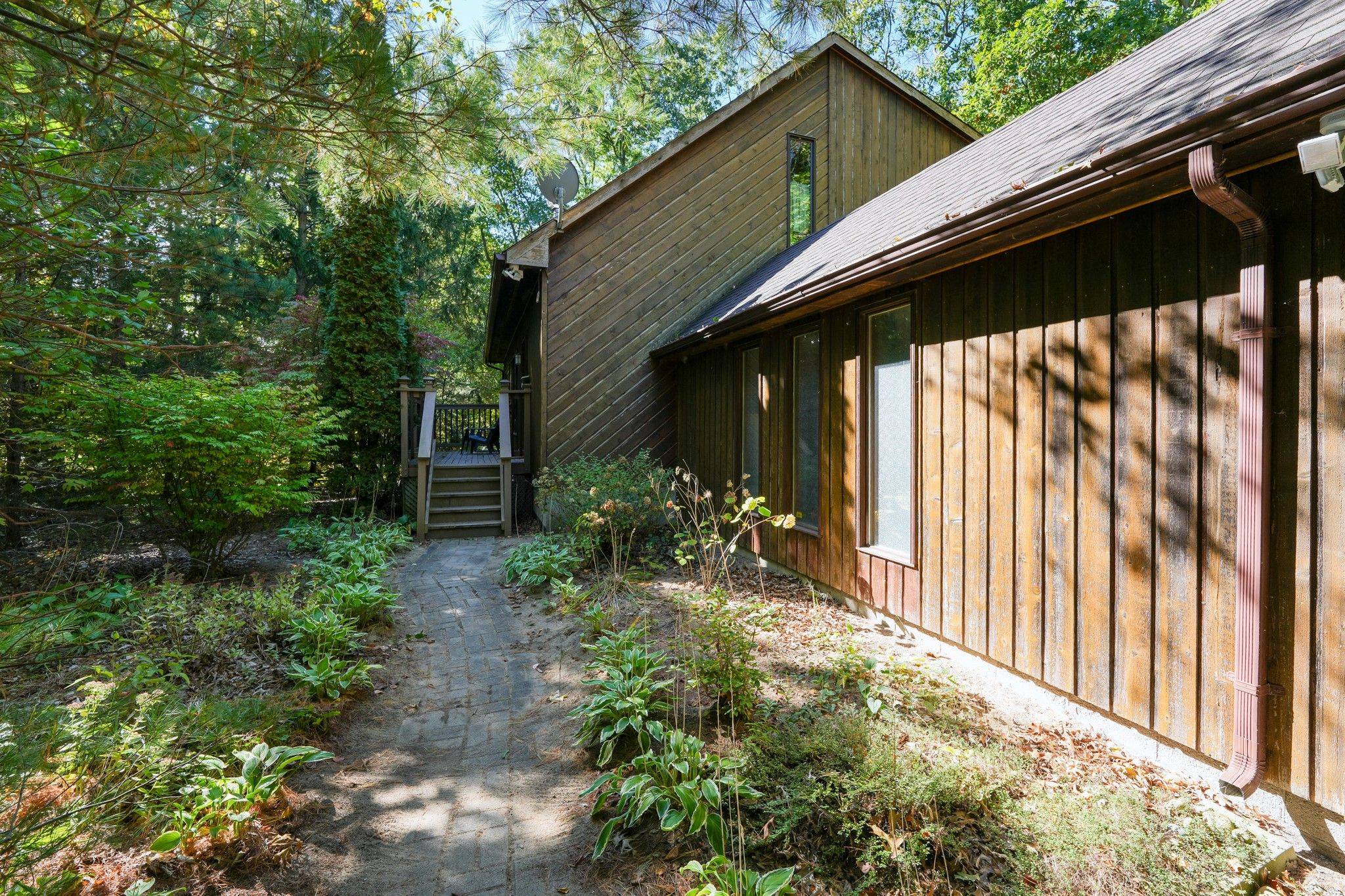 Lambton Shores, ON N0M 1T0,10207 Pinetree DR