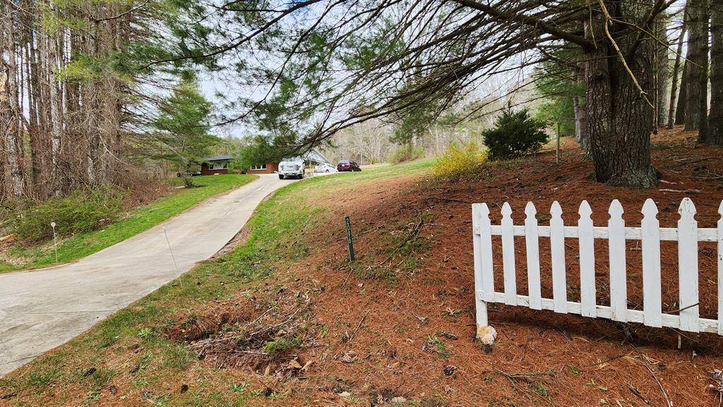 Woodlawn, VA 24381,2096 Aspen Dr.