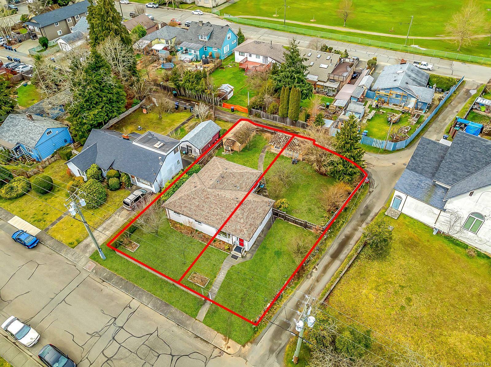 Courtenay, BC V9N 1N6,719 / 721 8th St