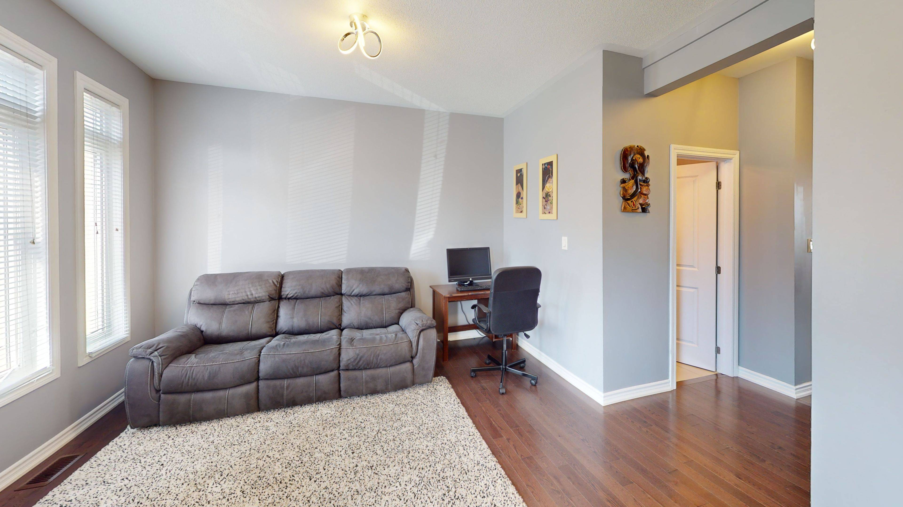 New Tecumseth, ON L0G 1A0,60 Strachan TRL