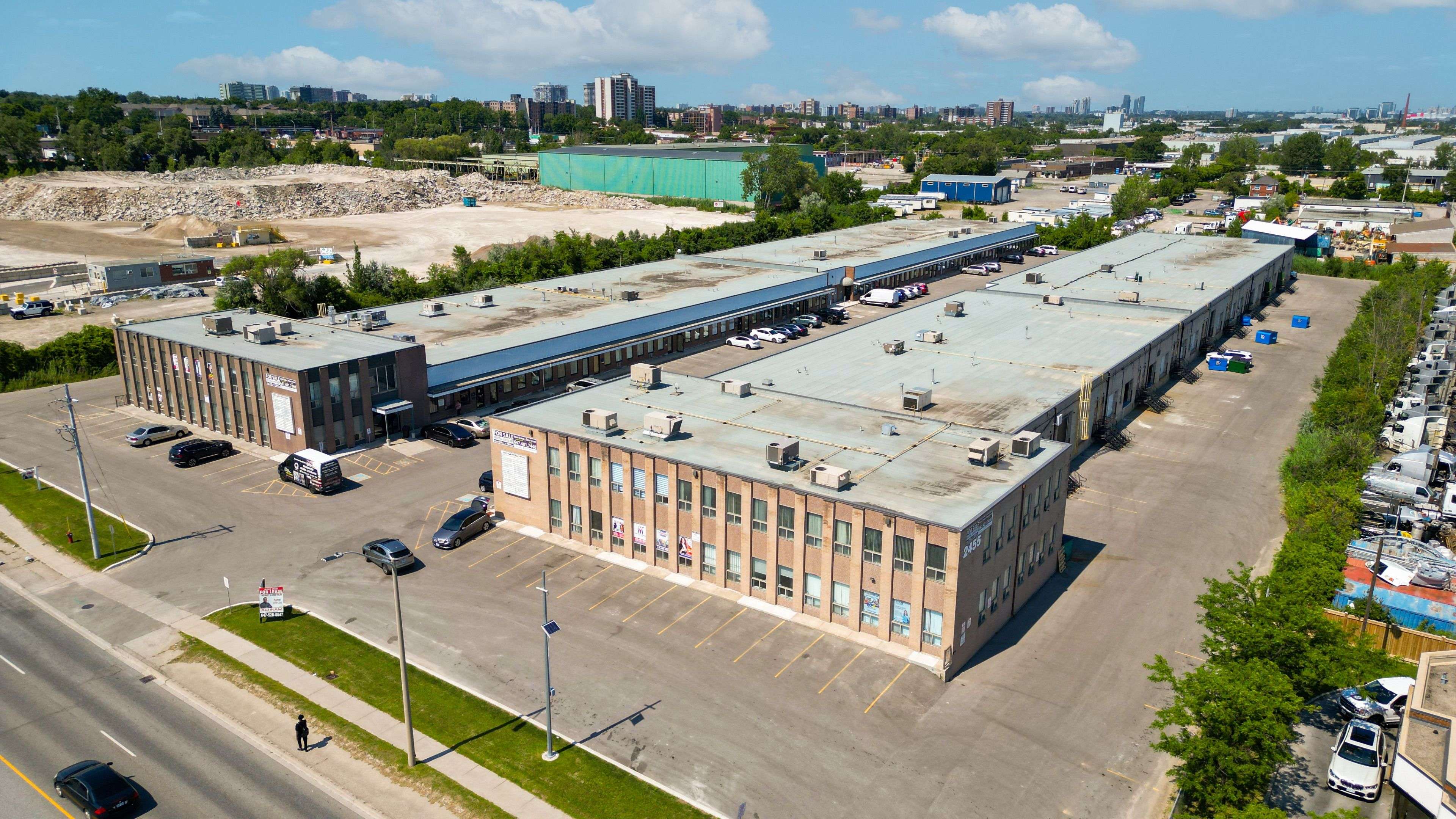 Mississauga, ON L5A 3P1,2455 Cawthra RD #81