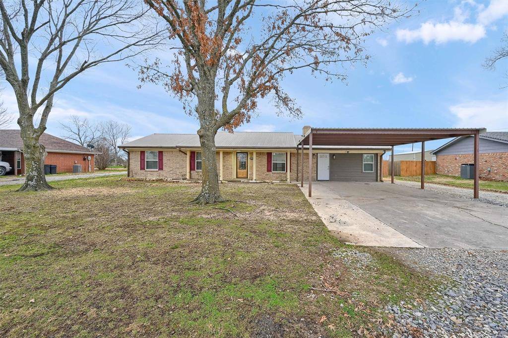 Bonham, TX 75418,810 Amy Way