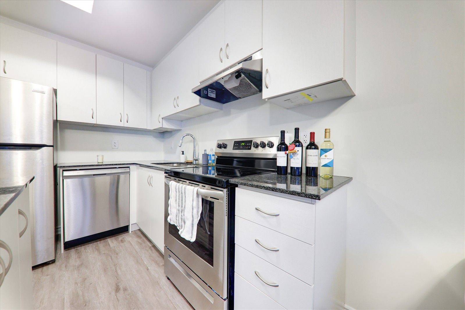 Toronto E08, ON M1J 0B2,2787 Eglington AVE #321