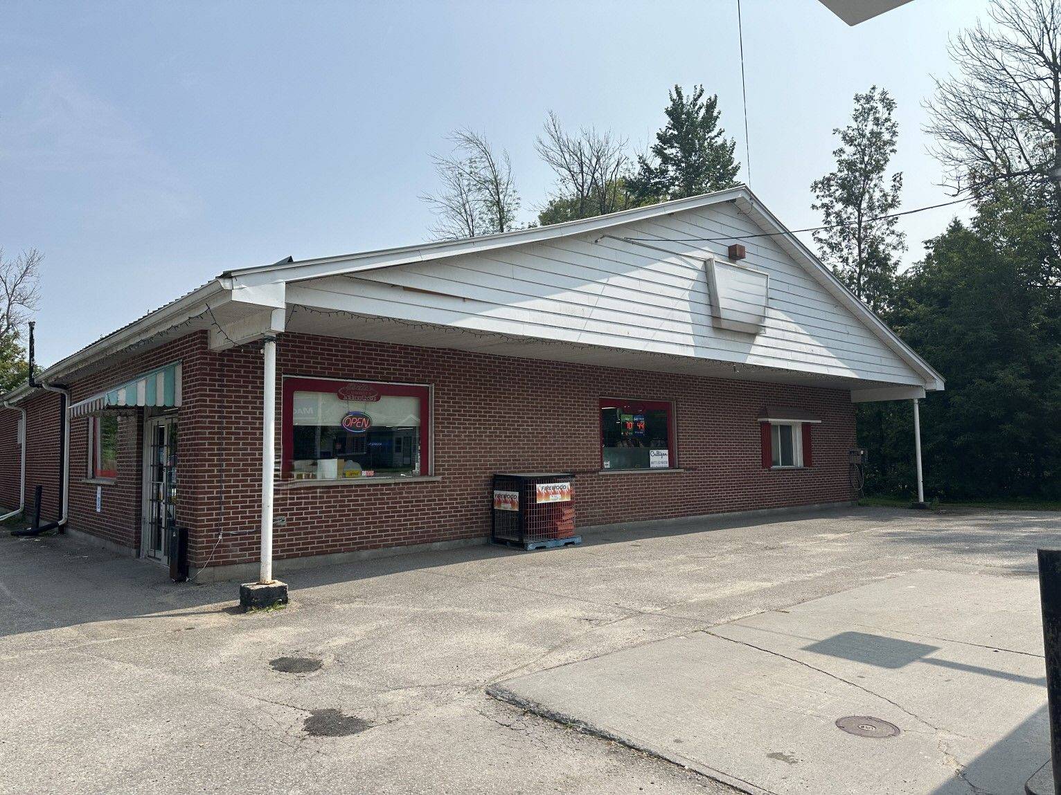 Rideau Lakes, ON K0E 1G0,41 King ST