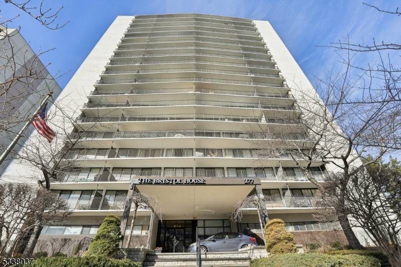 Hackensack City, NJ 07601,277 Prospect Ave #18F