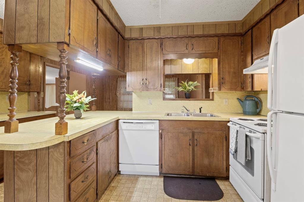 Omaha, TX 75571,609 E Main