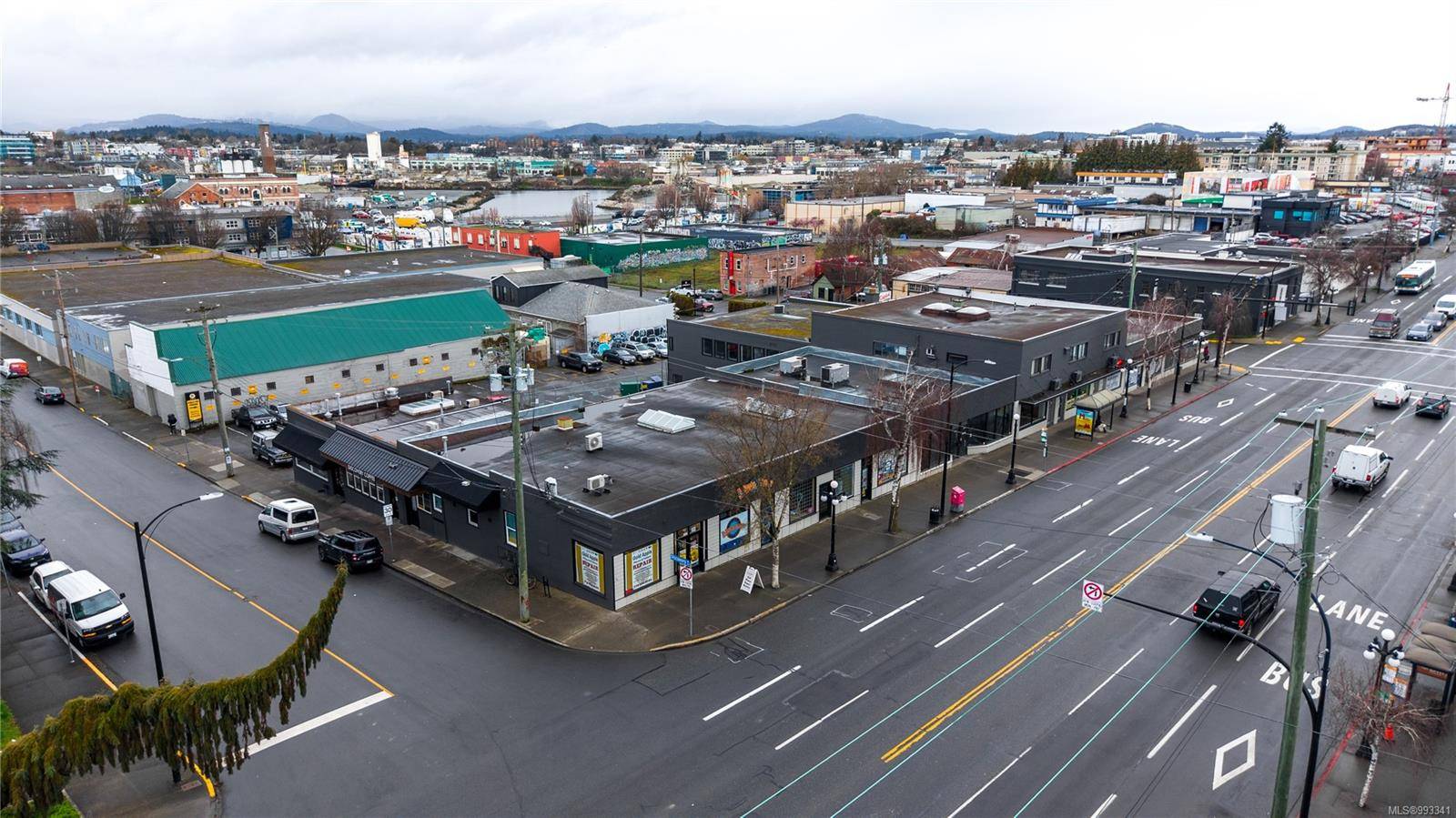 Victoria, BC V8T 4L1,2000 Douglas St #2014