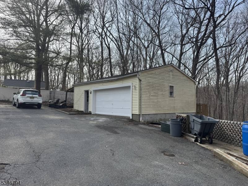 Byram Twp., NJ 07821,18 Cranberry Ledge Rd
