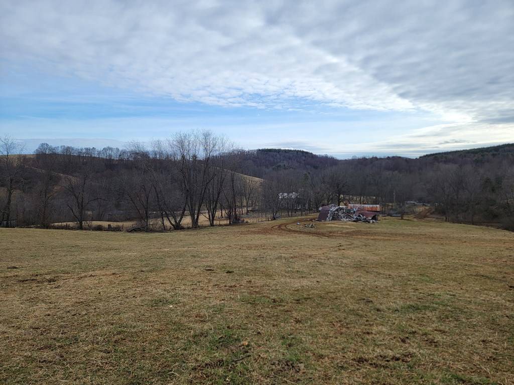 Hillsville, VA 24343,1154 Old Galax Pike