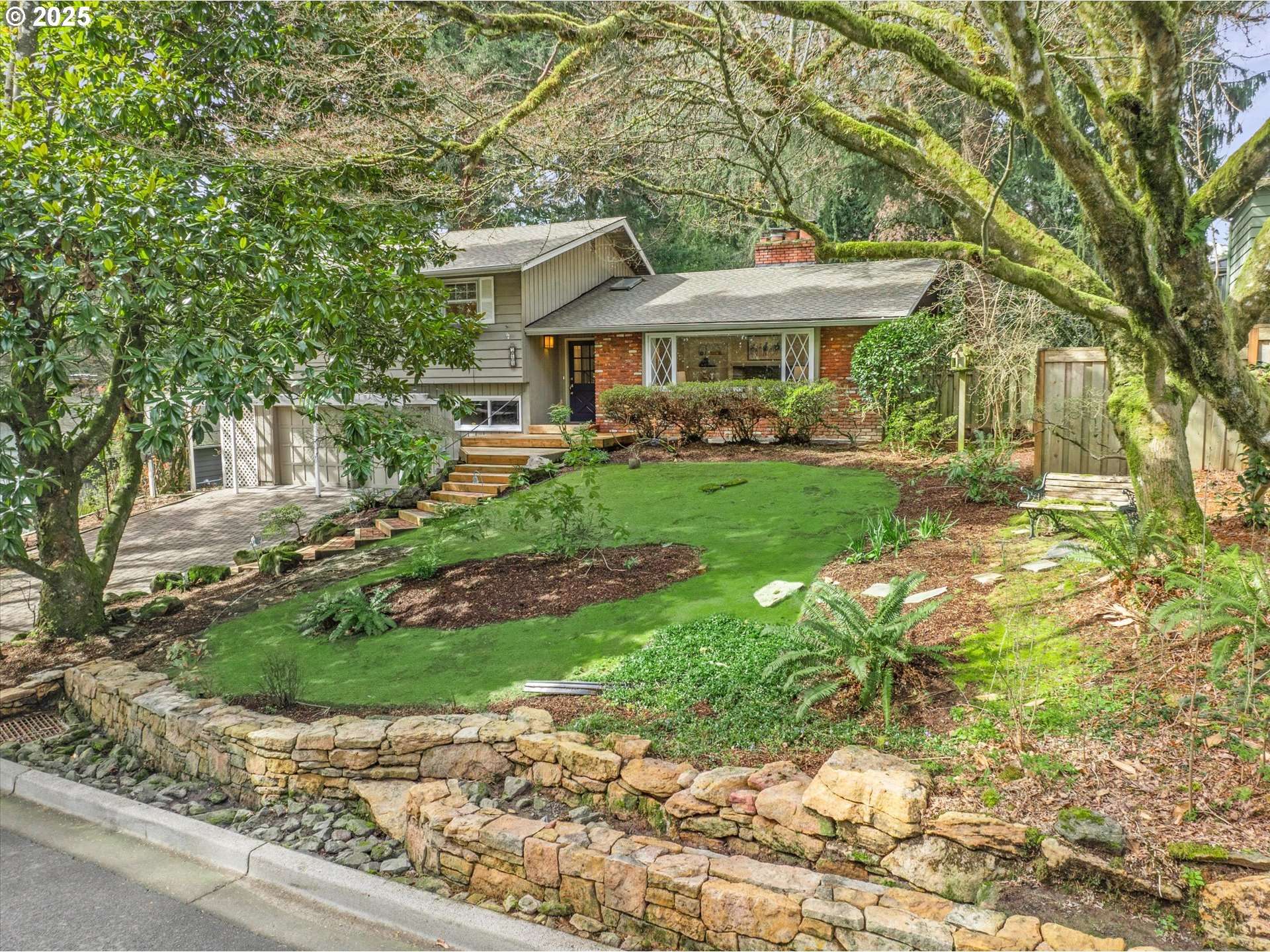 Lake Oswego, OR 97034,764 10TH ST
