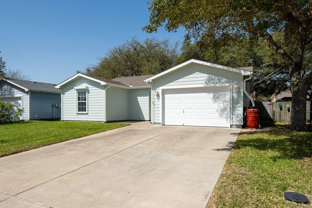 Rockport, TX 78382,125 Breezy St.