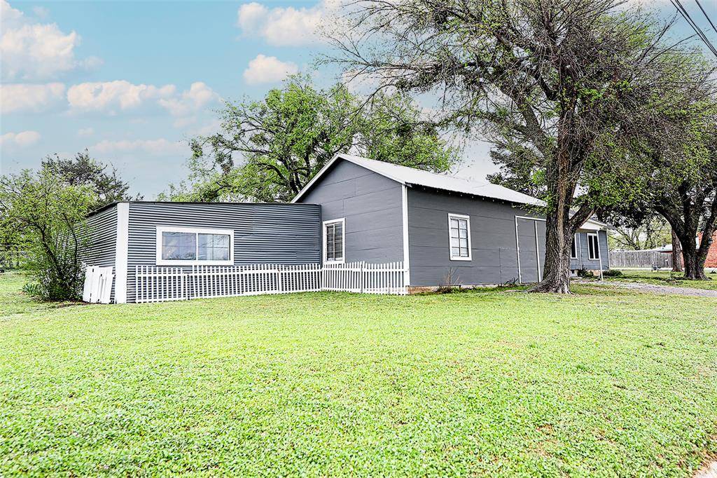 Bowie, TX 76230,304 Rock Hill Road