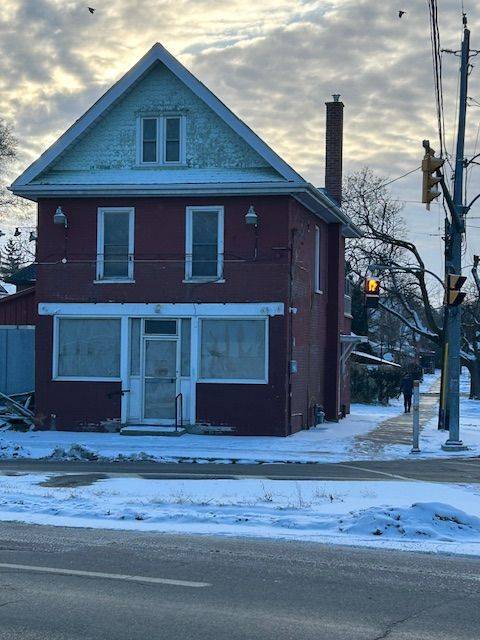 Peterborough Central, ON K9J 3P7,239 Park ST N