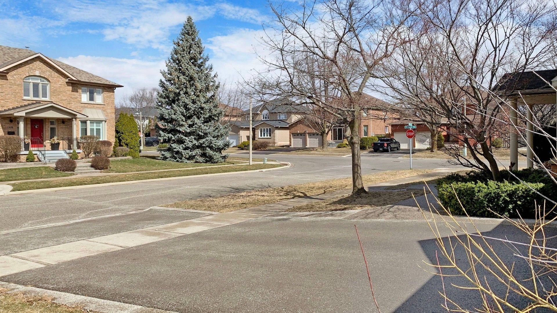 Oakville, ON L6H 6C3,48 Pike RD