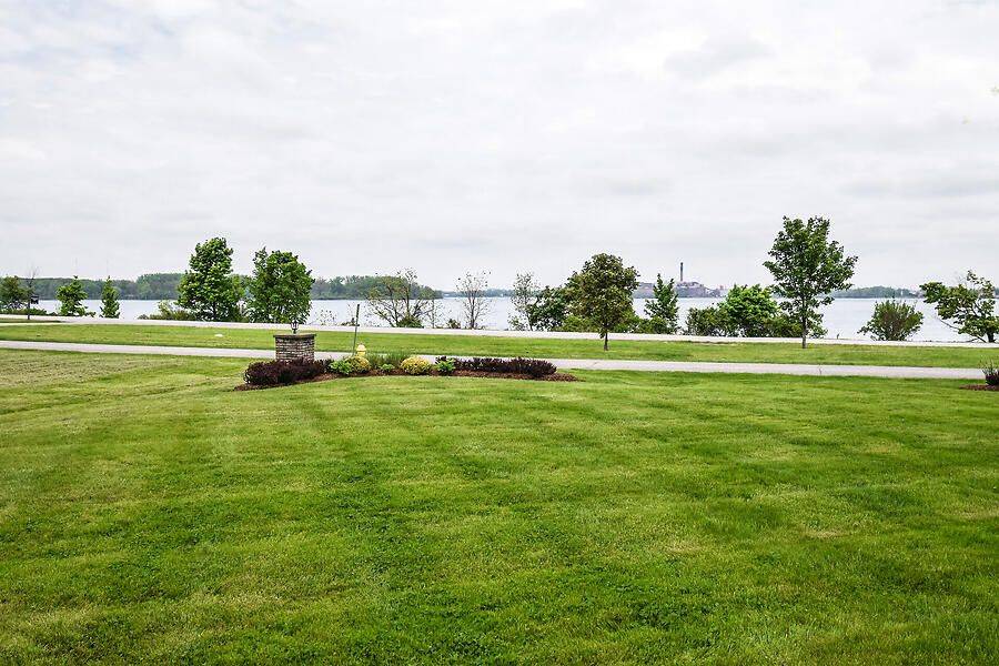 Fort Erie, ON L2A 5M4,1457 Niagara BLVD
