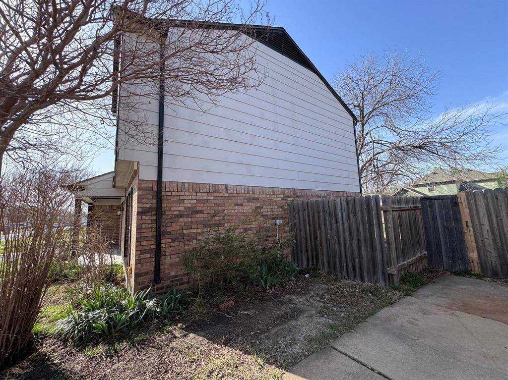 Arlington, TX 76018,1707 Crimson Court