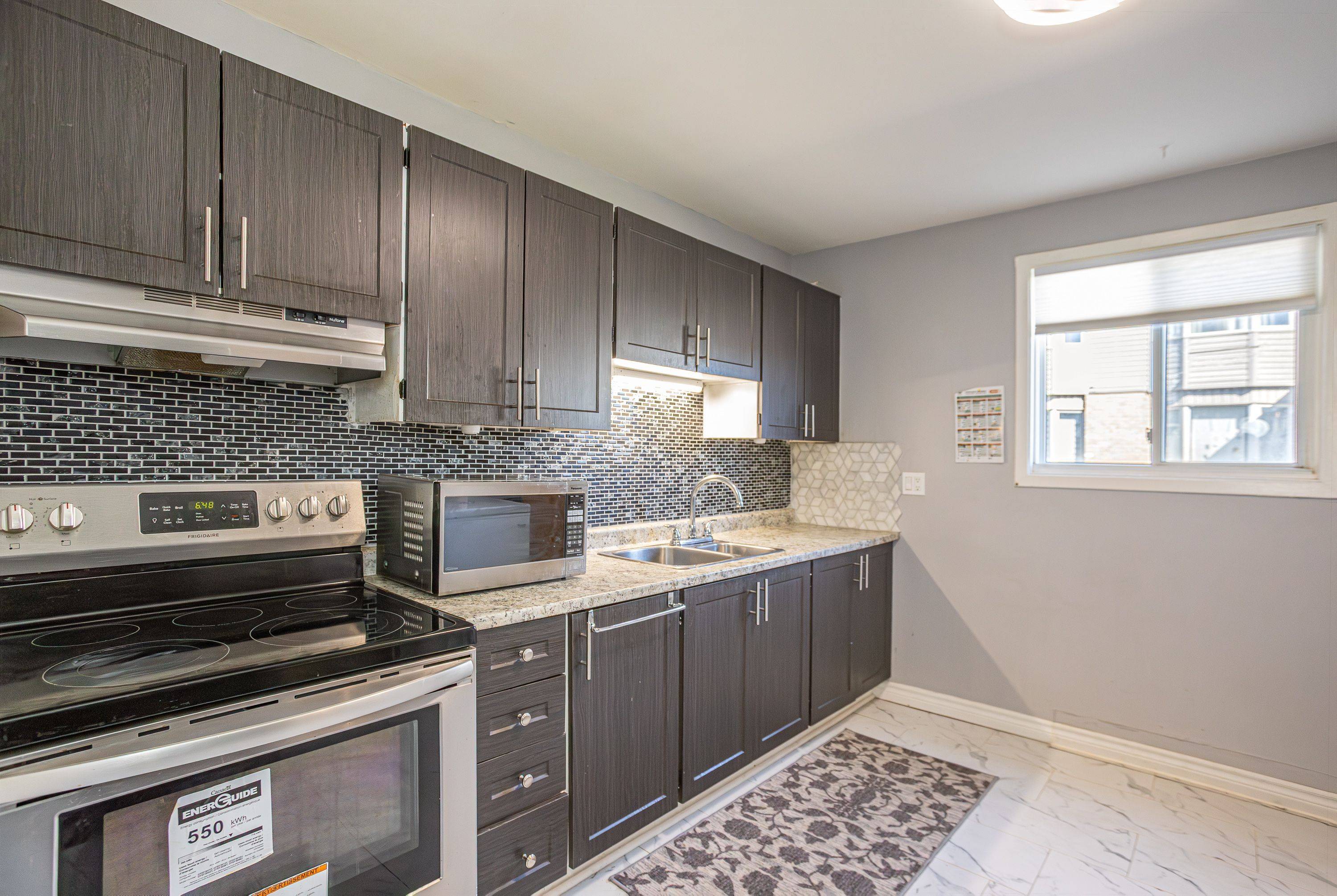 London, ON N6E 1A4,474 Southdale RD E #36