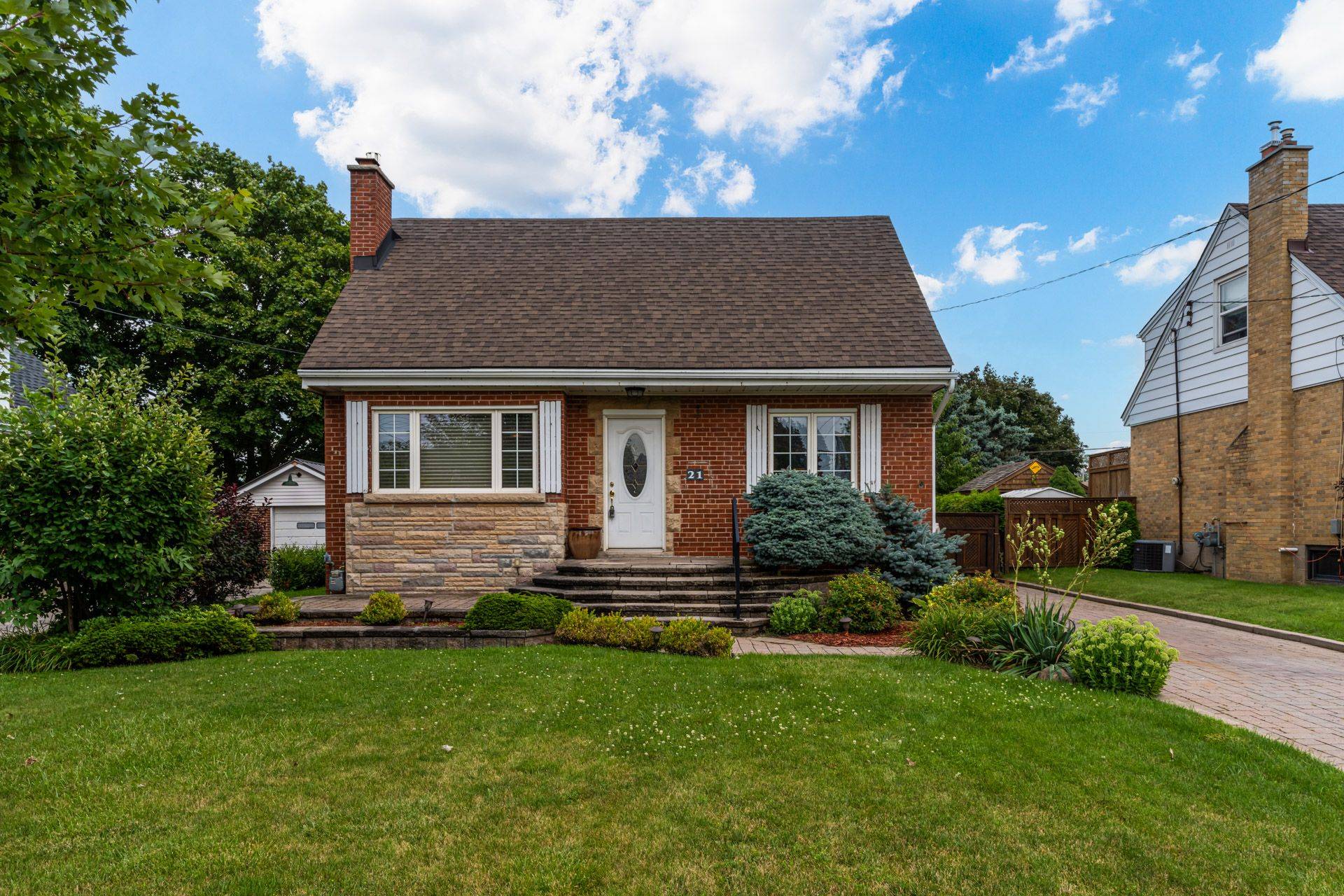 Hamilton, ON L8K 4B2,21 Gailmont DR