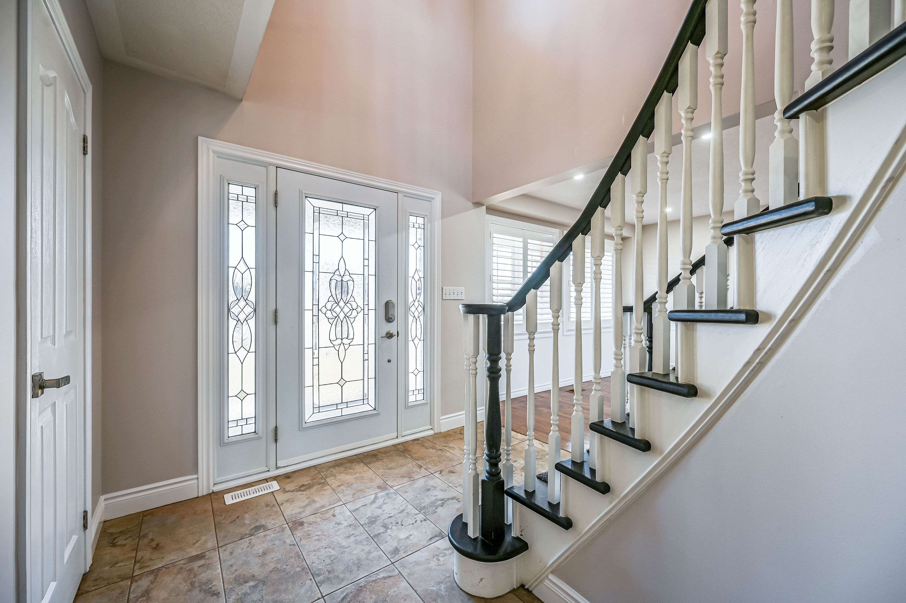 Hamilton, ON L8J 3T7,228 Highland RD W
