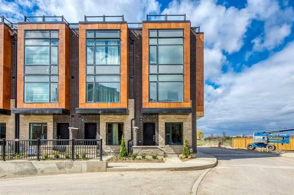 Brampton, ON L6Y 6H8,200 Malta AVE #19