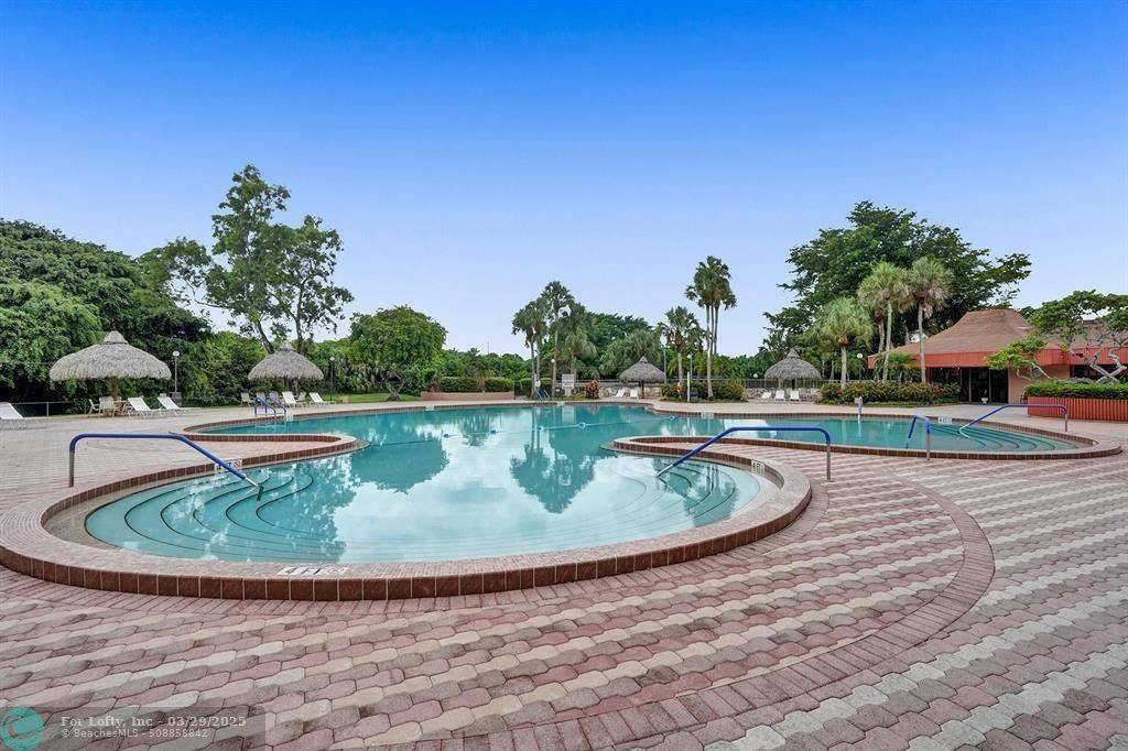 Margate, FL 33063,3231 Holiday Springs Blvd #402