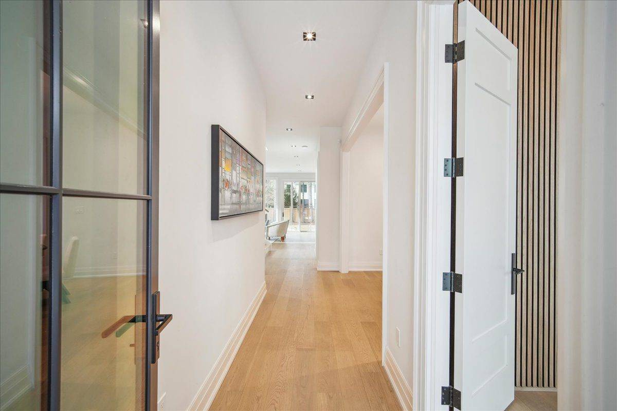 Oakville, ON L6J 3V1,212 Watson AVE