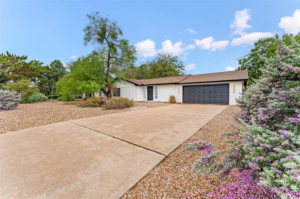 Granbury, TX 76049,4000 Fairway Drive