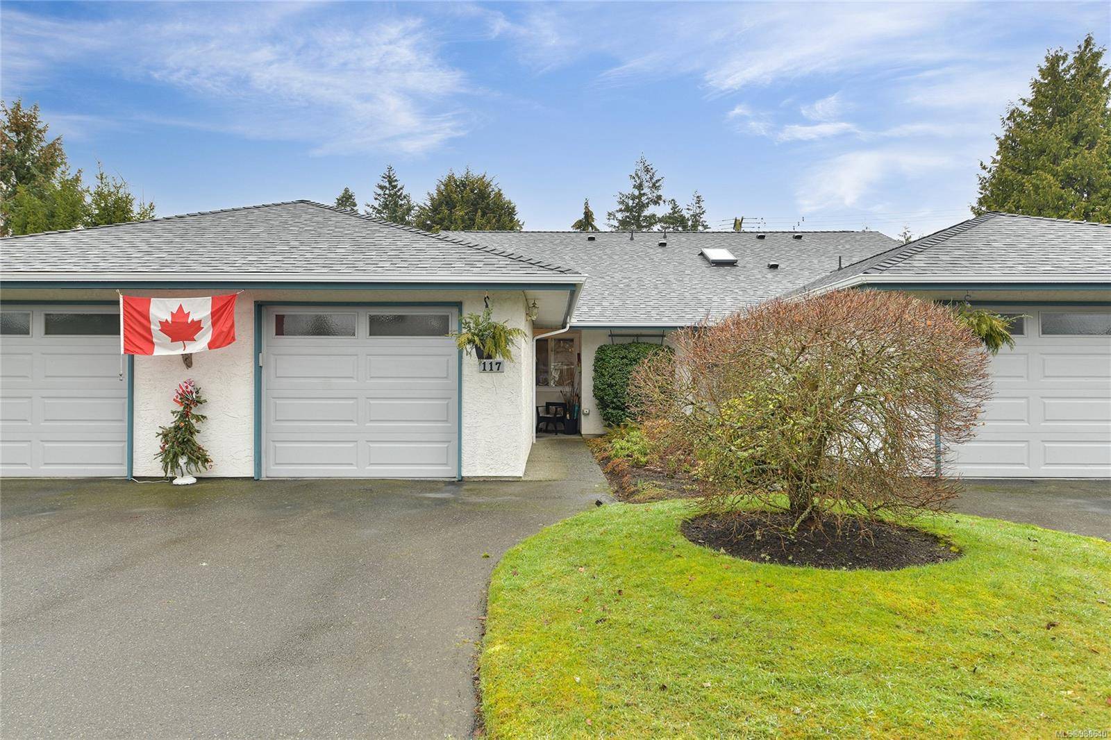 Central Saanich, BC V8M 2C1,2600 Ferguson Rd #117