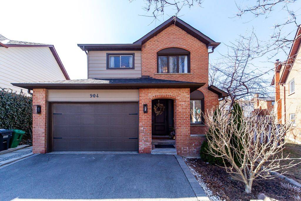 Mississauga, ON L5C 3K5,904 Thistle Down CIR