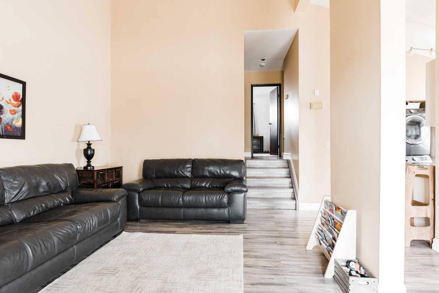 Fort Mcmurray, AB T9H 4M2,214 Wolverine DR