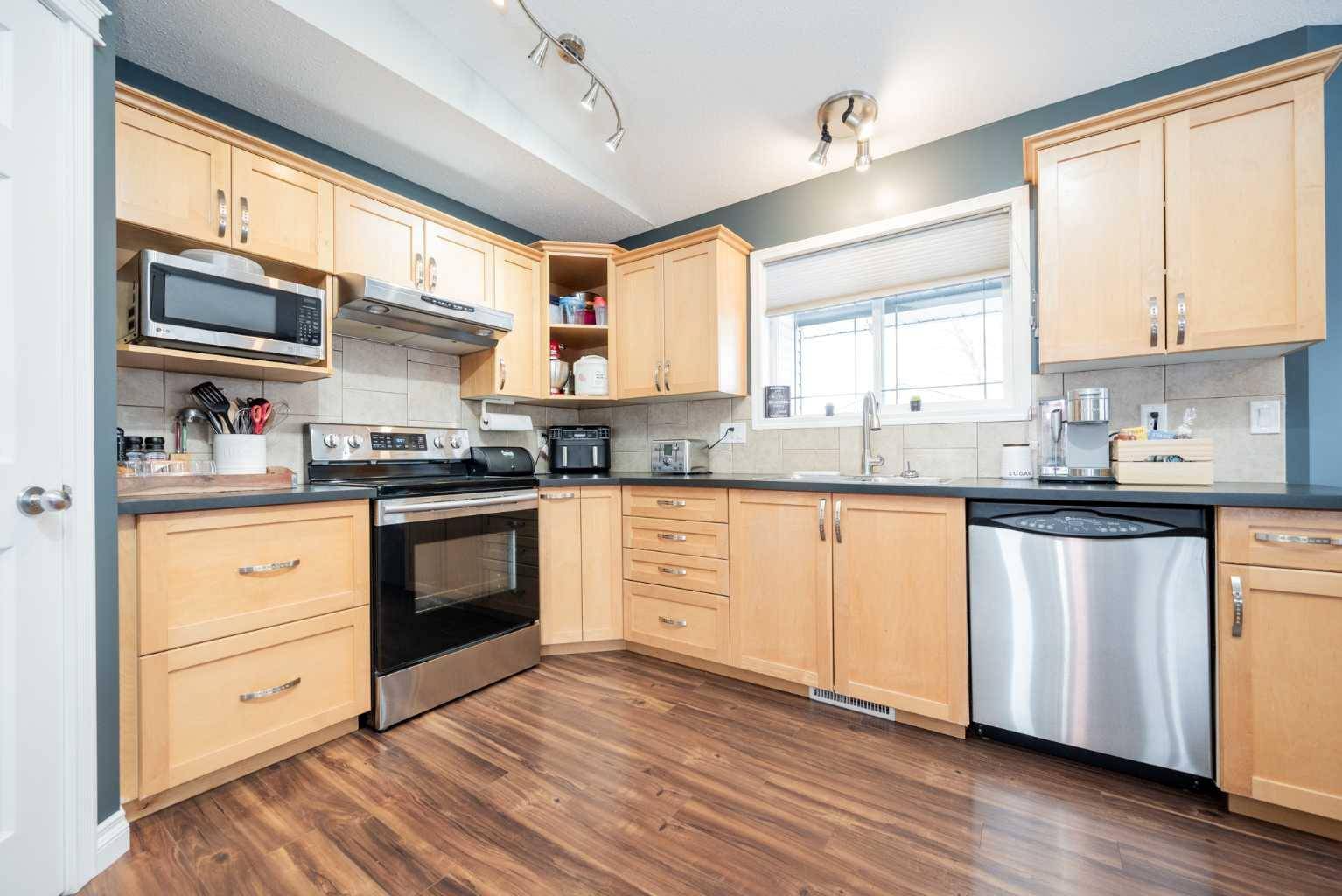 Beaverlodge, AB T0H 0C0,1114 3 AVE W