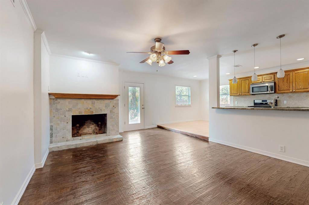 Dallas, TX 75229,4082 Royal Lane