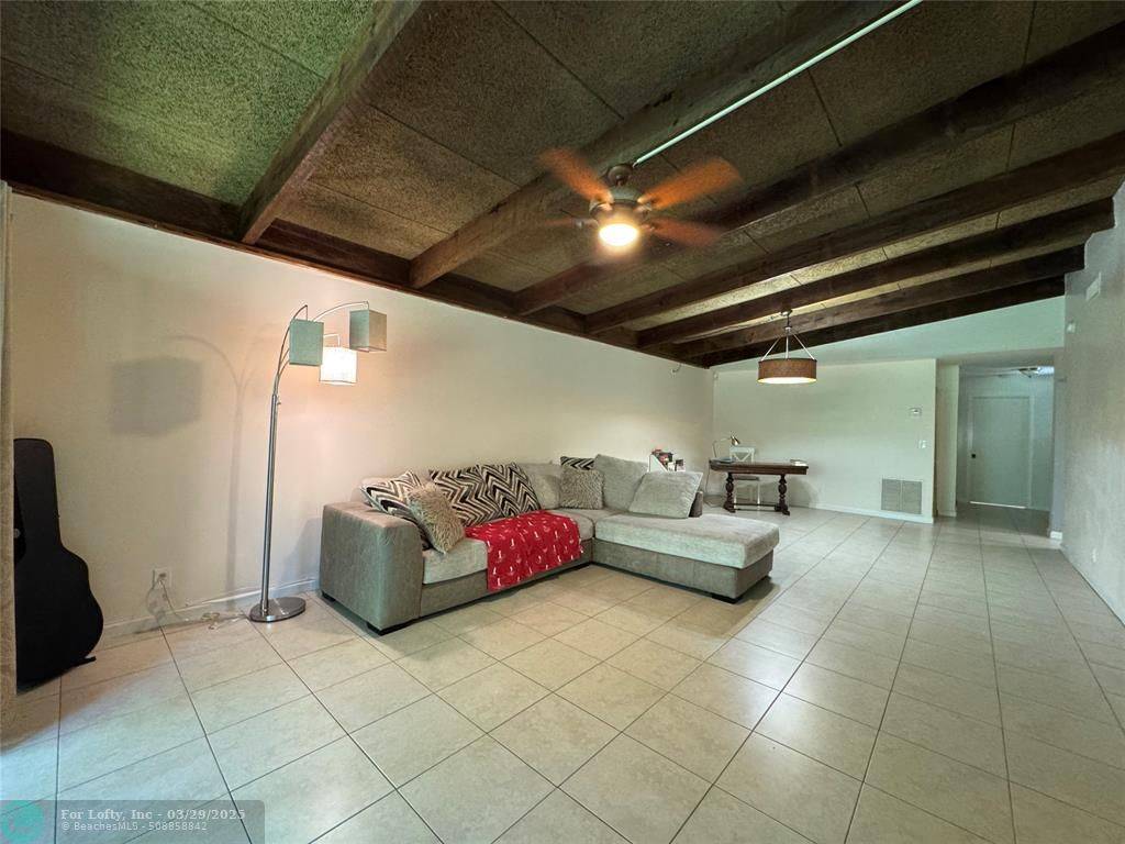 Plantation, FL 33324,956 Mockingbird Ln