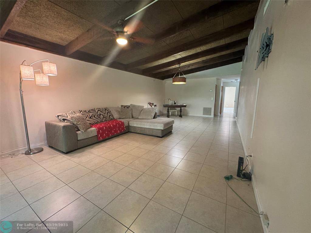 Plantation, FL 33324,956 Mockingbird Ln
